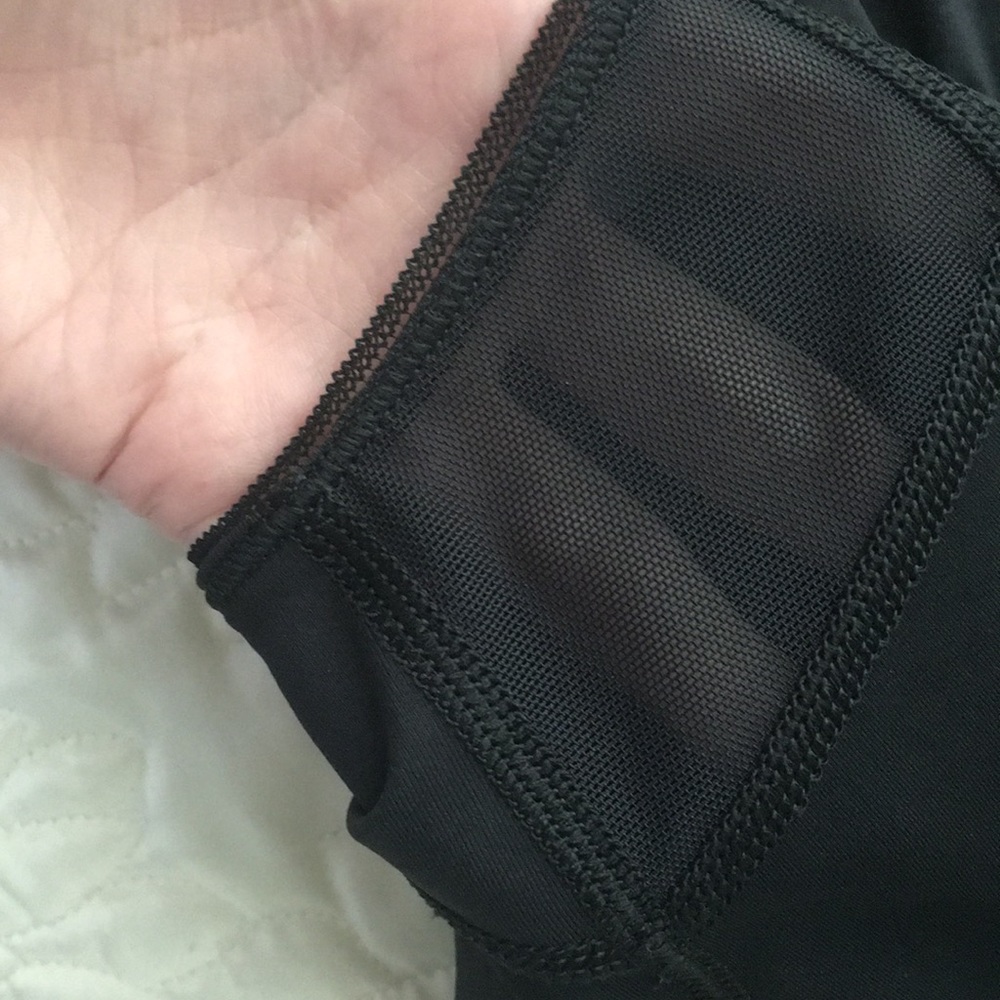 Lululemon Exquisite Tank built in bra black - Picture 8 of 16